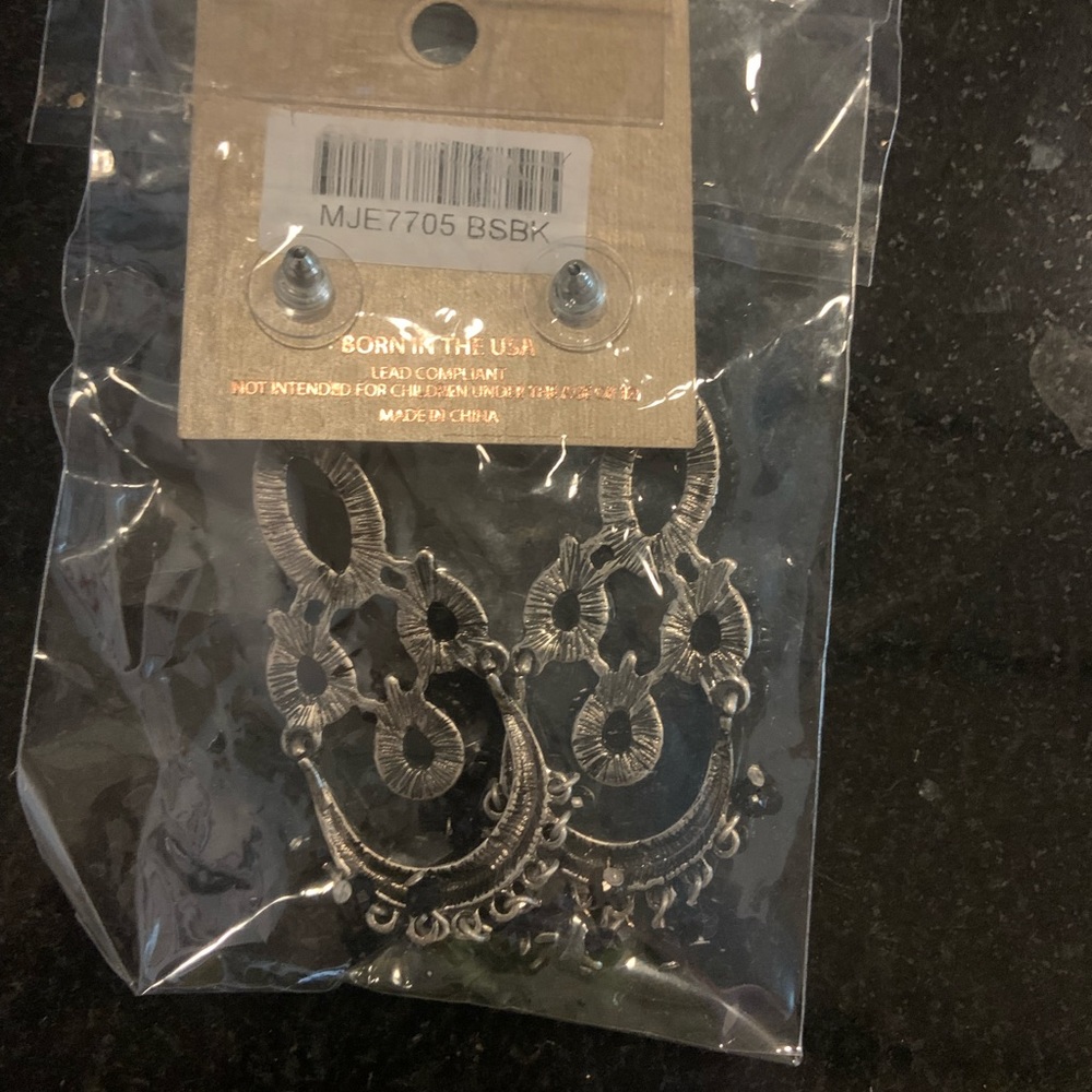 Mia silver statement earrings - must bundle - Picture 2 of 2
